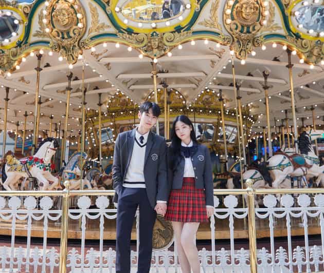 Seoul: Lotte World 1 Day Pass & Korean School Uniform Rental - Who will enjoy this experience most