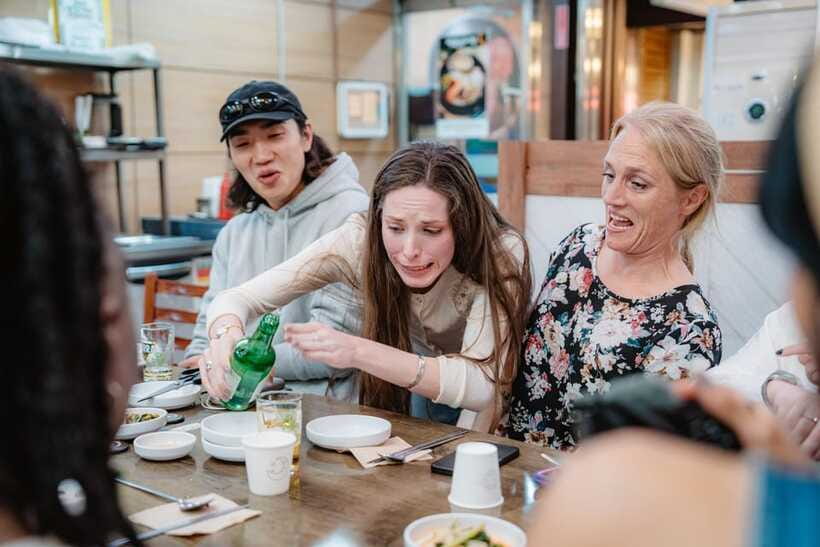 Seoul: Night Market Food Tour with Local Guide - How much food do you actually get?