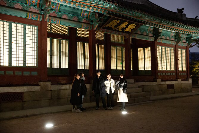 Seoul Night Palace & Market Food Tour with Vehicle - Who will enjoy this evening most
