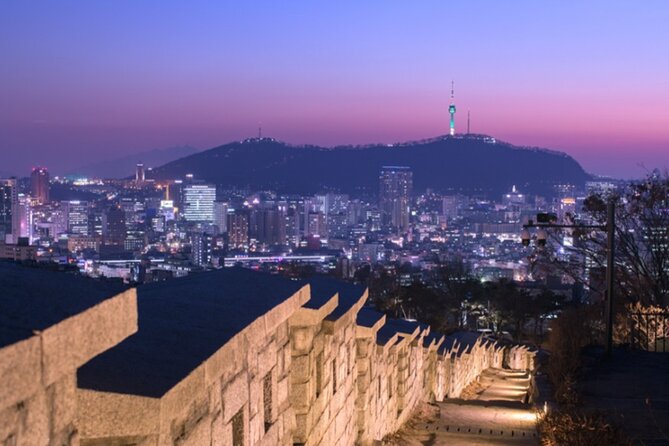Seoul Night Tour (Gwangjang Market, Royal Palace and Naksan Park) - Weather, walking, and what to carry