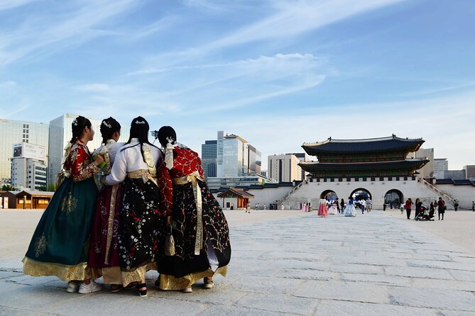 Seoul Night Tour with Han River Cruise and Gyeongbokgung Palace - A long Seoul day with a clear purpose
