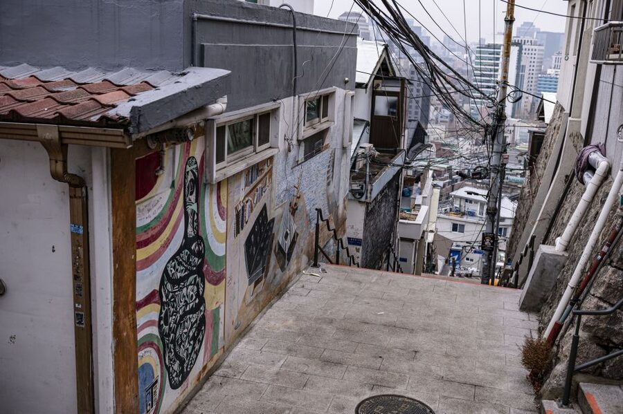 Seoul: Nighttime Hidden Gems Walking Tour - Ihwa Mural Village and the Story Behind the Moon Village