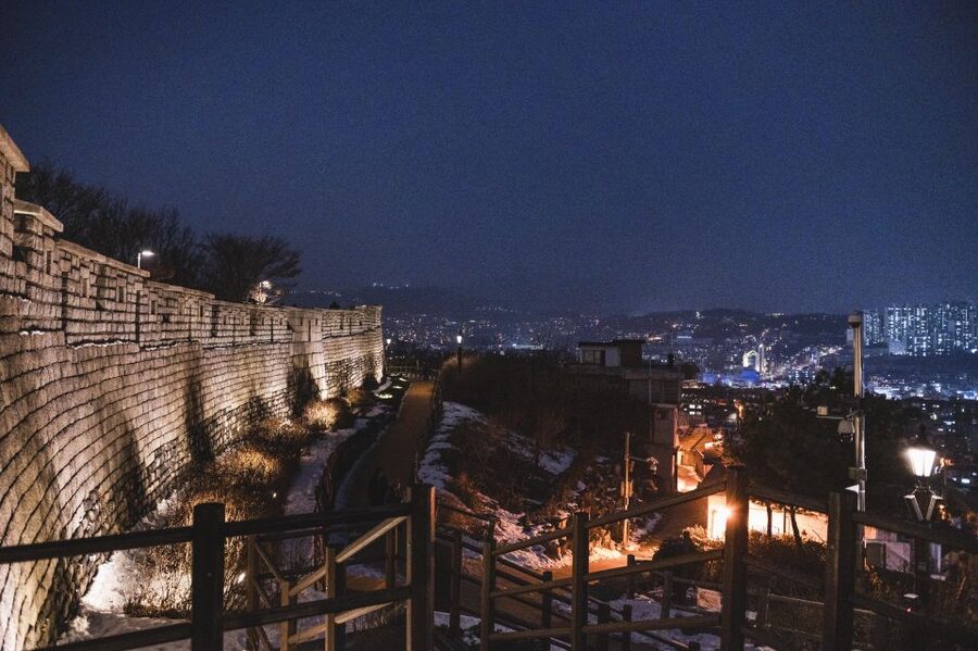 Seoul: Nighttime Hidden Gems Walking Tour - Maronie Park and Hyehwa’s Local Character