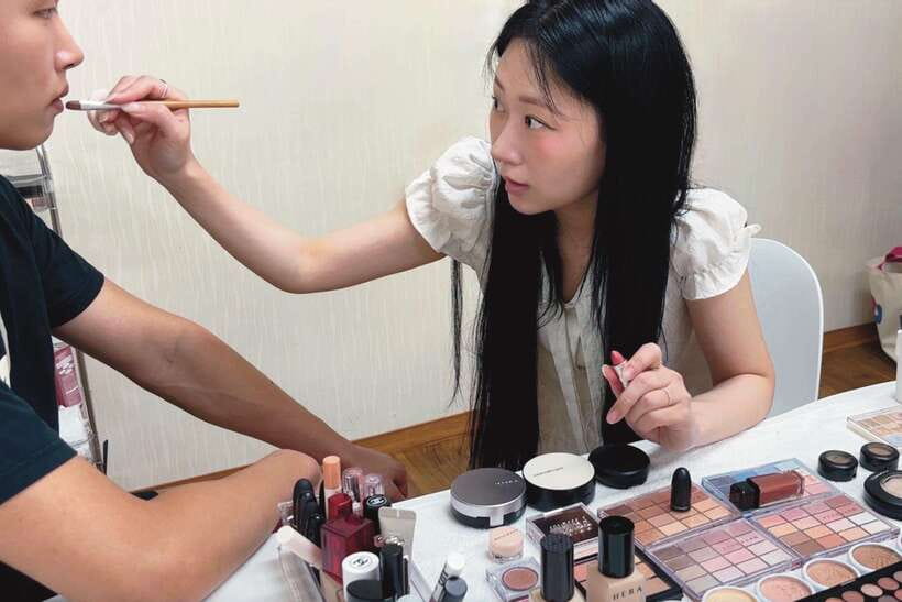 Seoul: Personalized Korean-style Makeup Experience - Start with clean skin, not a full face
