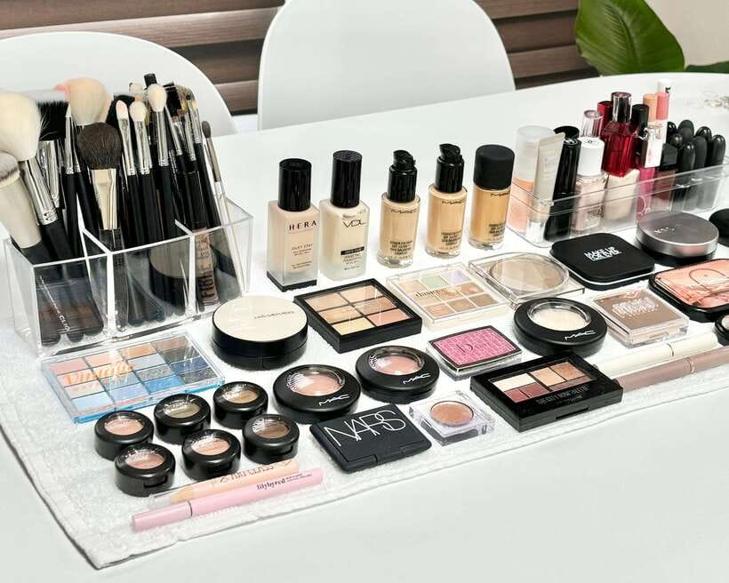 Seoul: Personalized Korean-style Makeup Experience - The face analysis sets the direction