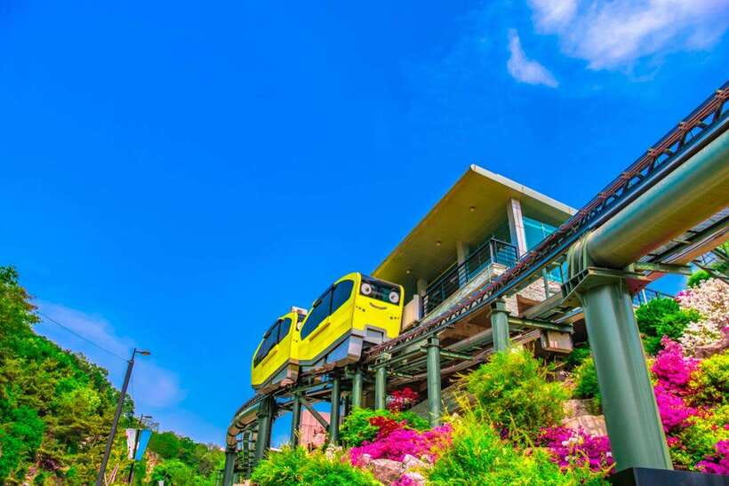 Seoul: Pocheon Art Valley, Garden and Fruit Picking Day Tour - Strawberry picking in spring and early summer