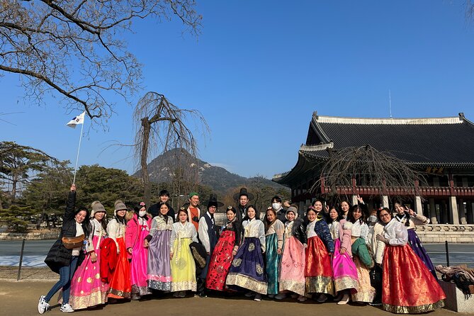 Seoul Private 4 Hour Tour with A Korean Buddy - The guide’s practical help is part of the value