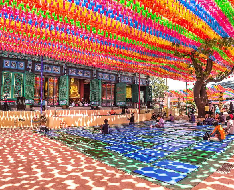 Seoul: Private Car Tour with Licensed Professional Guide - Eight hours: a fuller day of markets and monuments