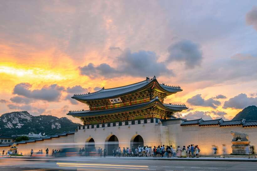 Seoul: Private Car Tour with Licensed Professional Guide - Four hours: a focused introduction to old Seoul