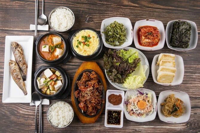 Seoul Private Tour: Palace, Bukchon, Insadong & Han River Cruise - Jogyesa Temple, a quiet change of rhythm