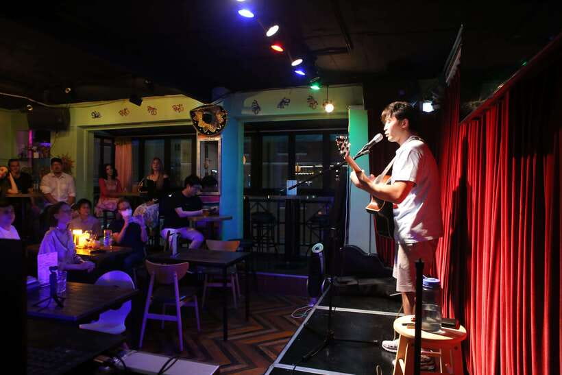 Seoul’s Stars: Open Mic with Local & International Talent - Starting on Gyeongnidan-gil Street