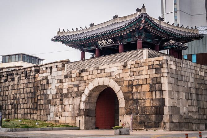Seoul : Sindang-dong Occult Tour - Starting at Euljiro 7-ga at 3:30 pm