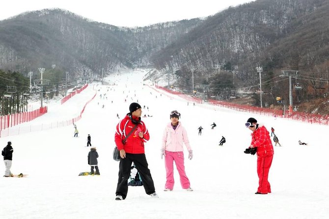 Seoul Ski Tour at Jisan Forest Resort - The morning pickup and 45-minute ride