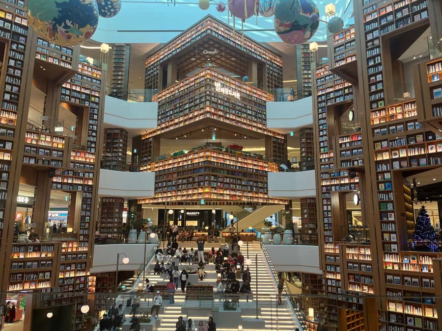 Seoul : Suwon Hwaseong Fortress+Starfield Library+Waujeongsa - How the guides shape the day
