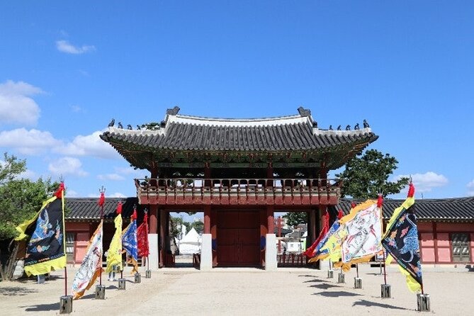 Seoul: Suwon Hwaseong & Waujeongsa & Starfield Heritage Tour - A full day beyond Seoul’s city center