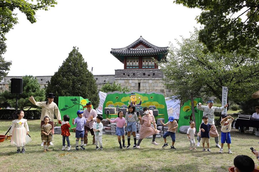 Seoul: The 62nd Suwon Hwaseong Cultural Festival Day Tour - Which date should you choose?
