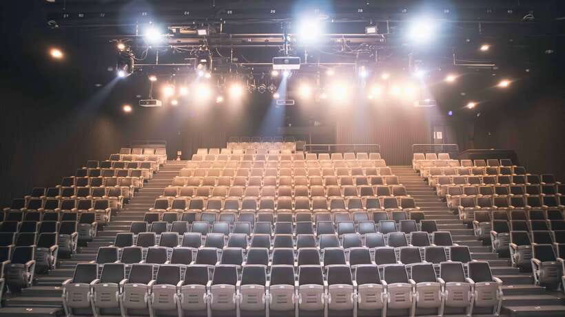 Seoul: The Painters Live Art K-pop Dance Show Ticket - Media art, lighting, and K-pop dance
