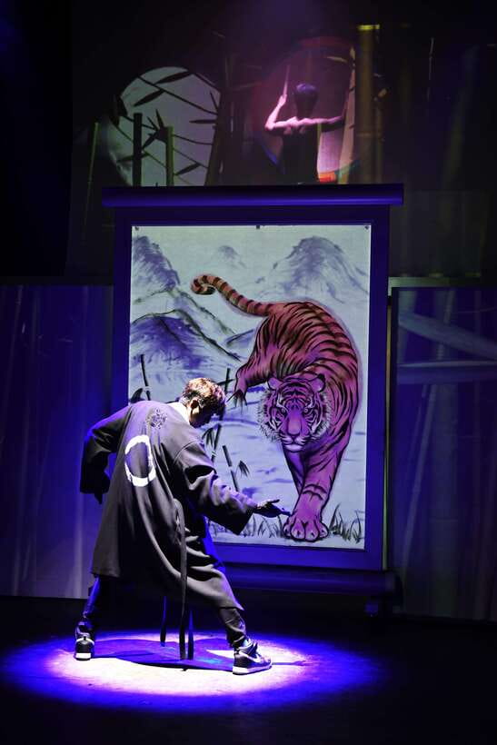 Seoul: The Painters Live Art K-pop Dance Show Ticket - The art you may take home