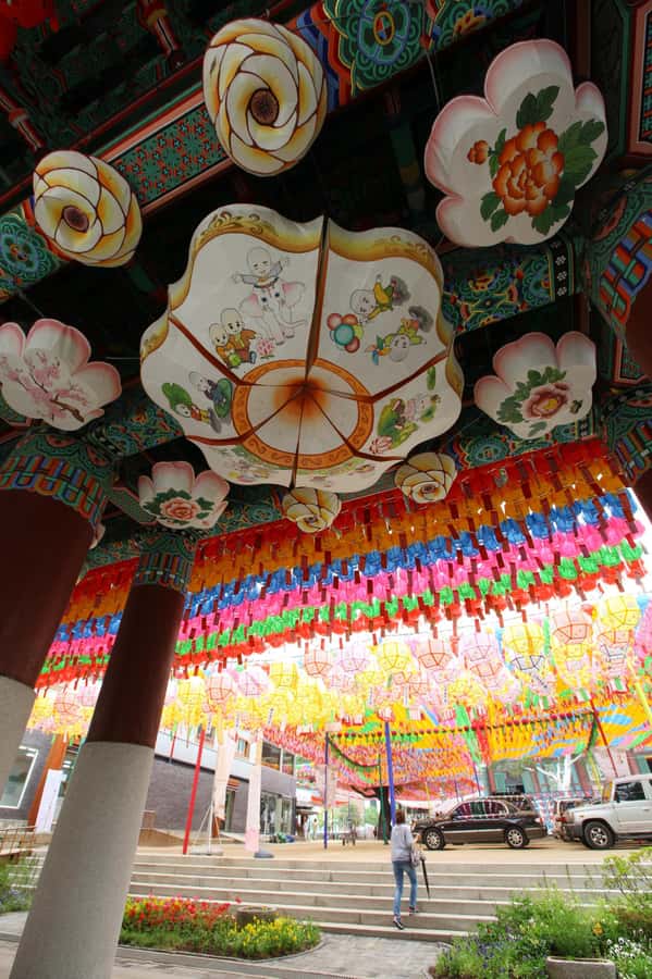 Seoul Vegan Delight: Temples, Teas & Treats Tour - A slower walk through a Seoul temple