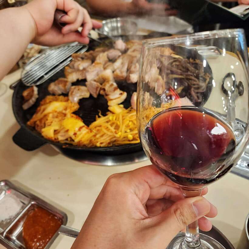 Seoul: Wine & Korean BBQ, Perfect Pairing Dinner in Sinchon - The wine lesson is friendly to beginners