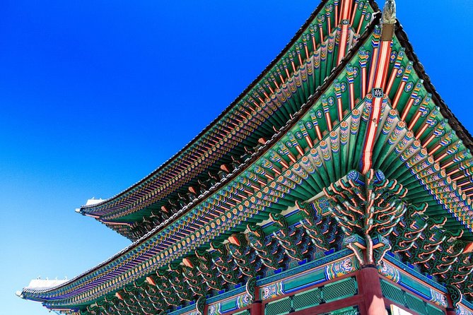 Signature Seoul : Netflix Sites, Street Food & N Seoul Tower - Passing the Blue House on the way to Gyeongbokgung