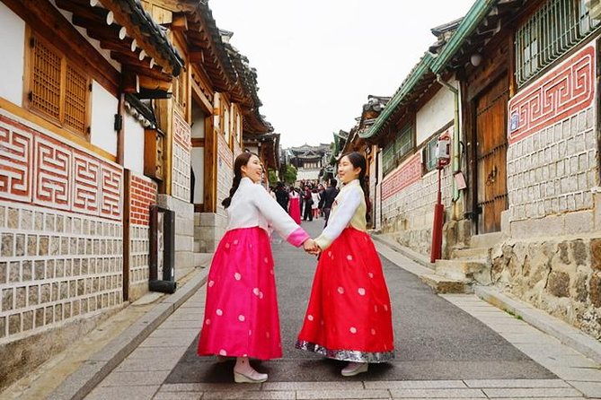 Small Group 7D Korea package Tour with Seoul Gyeongju Busan Jeju - Seoul Day 5: cooking, Hongdae, and an optional show