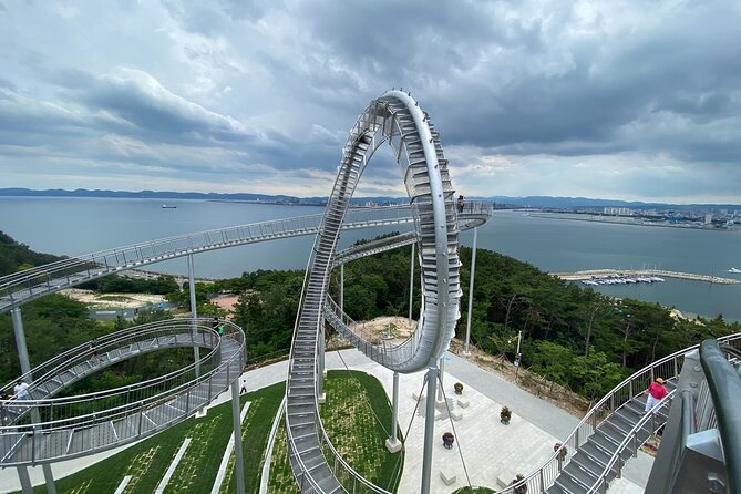 Small Group Guided Tour in Pohang - Sabang Memorial Park and the story behind the sand