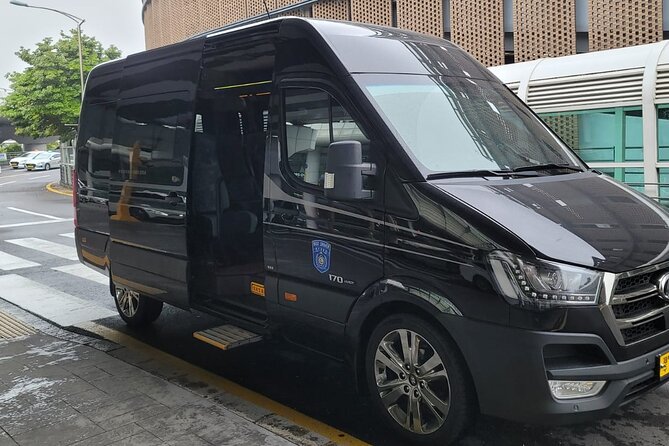 Small Group Jeju island Private Mini-Bus Tour - Hamdeok Beach and the emerald coast