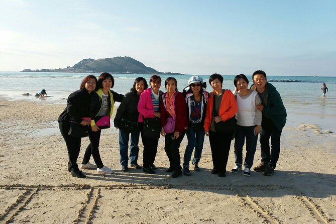 Small Group Jeju island Private Mini-Bus Tour - Seongsan Ilchulbong, Jeju’s great volcanic cone