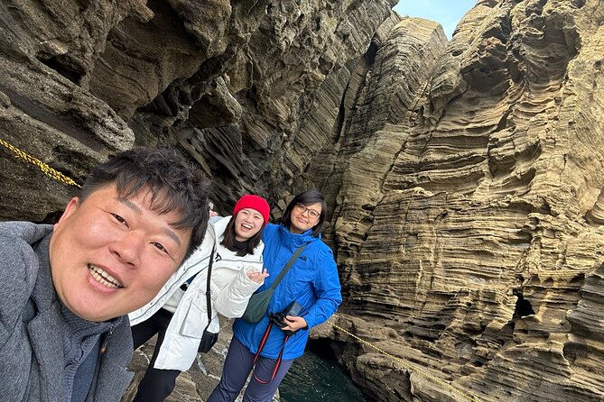 Small group Jeju private Full-Day Tour of East and South and West - Hamdeok Beach and the final coastal pause