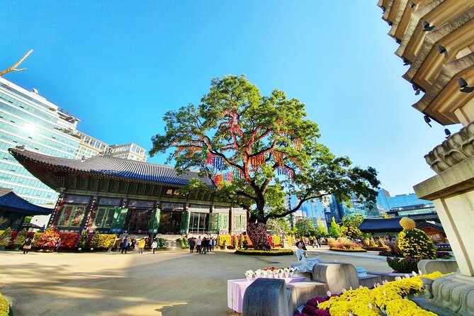 Small-Group Royal Palace and Seoul City Tour (hotel pick-up) - Insadong: lunch, tea, and traditional goods