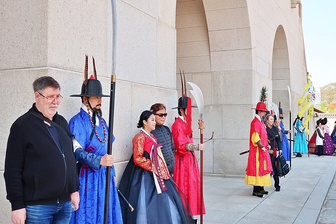 Small-Group Seoul Tour with Gyeongbokgung Palace (hotel pick-up) - Jogyesa Temple: Seoul’s Buddhist Center