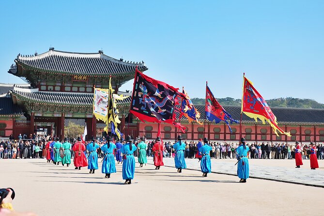 Small-Group Seoul Tour with Gyeongbokgung Palace (hotel pick-up) - Gwanghwamun Gate and the Royal Guard Ceremony