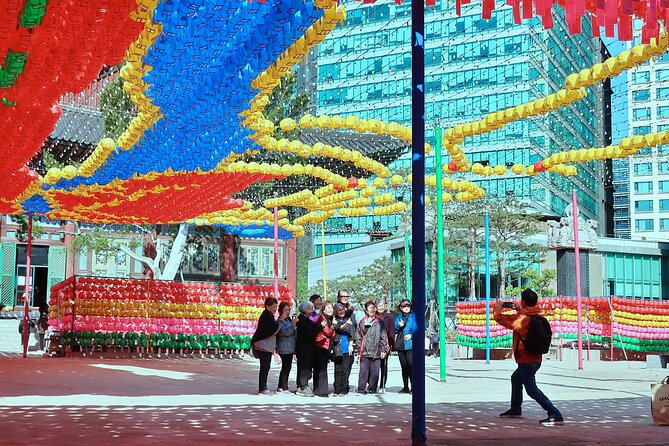 Small-Group Seoul Tour with Gyeongbokgung Palace (hotel pick-up) - Gyeongbokgung Palace: One Hour Among Royal Buildings