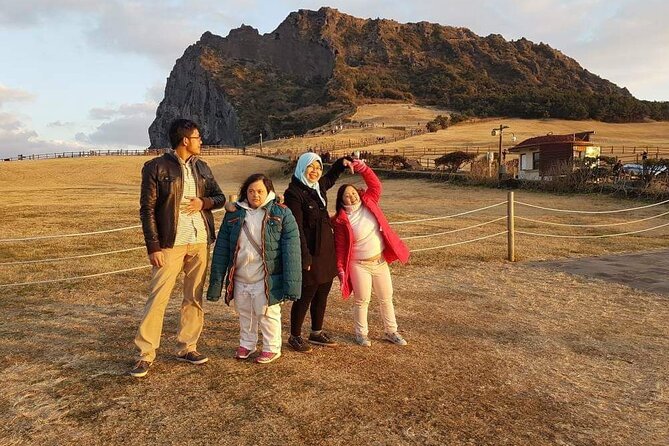 South and West Jeju Island Private Tour with Lunch in jeju island - Sinchang, Hyeopjae, and the western coast