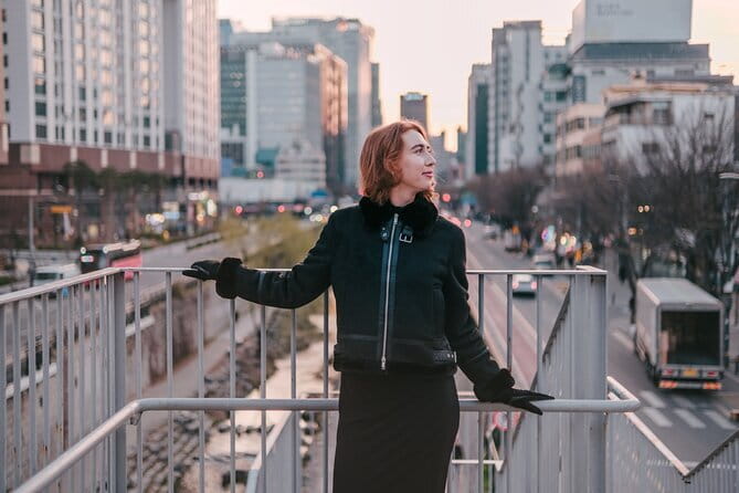 Street photoshoot and Seoul Hidden gem History Walking Tour - Cheonggyecheon at Golden Hour