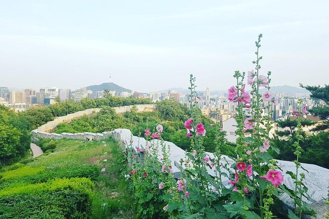 Sunset view & hiking through Seoul Fortress with seafood Market - The final stop at Noryangjin Fisheries Wholesale Market