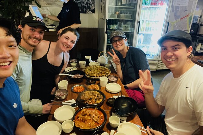 Sunset Walking Tour in Naksan Park with Dinner - Who should book this evening