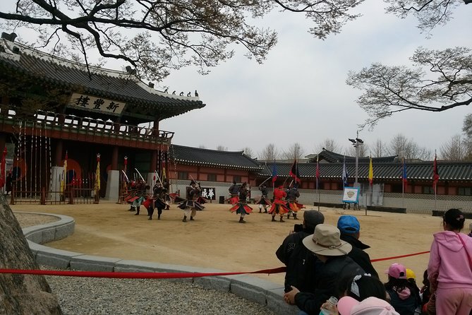 Suwon Hwaseong Fortress and Korean Folk Village Day Tour from Seoul - The ginseng-center stop needs a clear warning