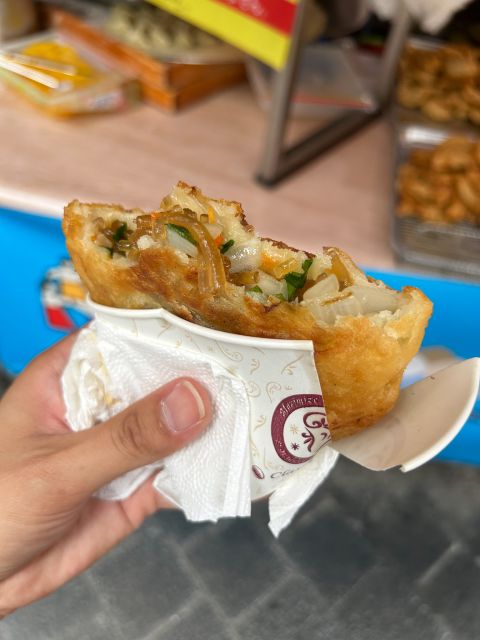 Taste hidden street food in Seoul with a 2.5h food tour - Starting with 45 minutes at Namdaemun Market