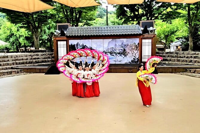 Timeless Fusion: Korean Folk Village, Fortress, Starfield Library - Korean Folk Village: two and a half hours in Joseon Korea
