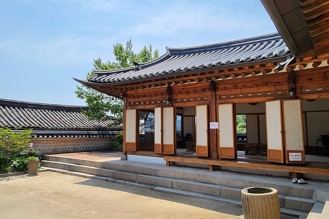 Traditional Gourmet - Tea, street dessert, and the final taste