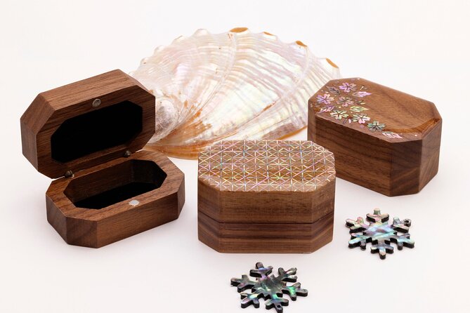 Traditional Korean Mother-of-Pearl Craft Workshop - Why the small group improves the experience