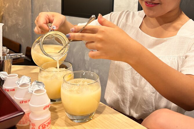 Traditional Soju Class and Makgeolli Tasting in Seoul - Mixing cocktails instead of only sipping