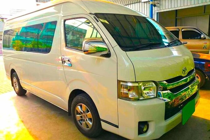 Transfer Service from Gimpo Airport to Hotel City - Meeting the driver at Gimpo Airport