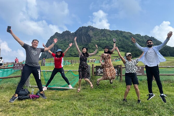 UNESCO Jeju Island EAST Tour (entrance fee included) - Manjanggul Cave: Jeju’s Volcanic Architecture