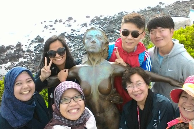 West of Jeju island Bus Tour from Seogwipo city, Jeju island - O’sulloc Tea Museum and Jeju’s green tea country