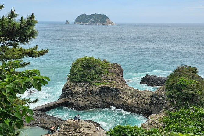 West of jeju private Jumbo taxi tour with Mr.KO (Suhong) - Handam Coastal Trail along black volcanic rock