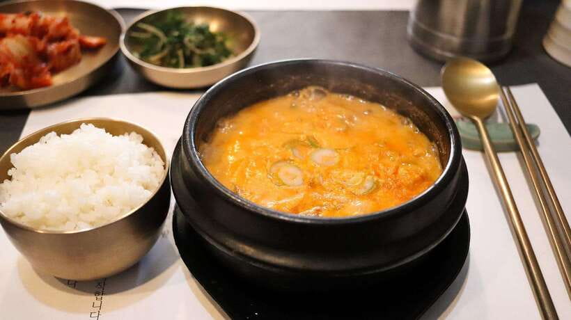 You're Invited to Our Home in Seoul: The Only Cooking Class! - The Han River walk after the meal